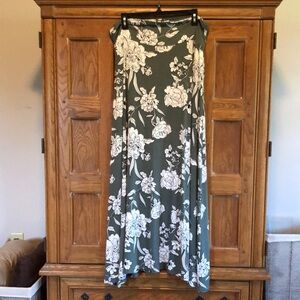 Market & Spruce Sage Green Maxi Skirt Size XL
